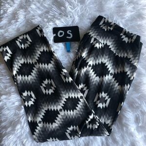 ✨3/30- Lularoe OS Leggings ✨